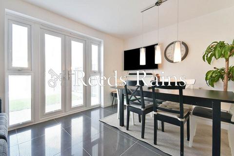 undefined, Middle Field, Greater Manchester SK14