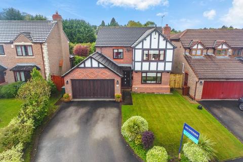 4 bedroom detached house for sale, Wike Ridge Avenue, Leeds