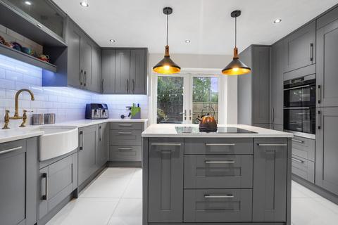 4 bedroom detached house for sale, Wike Ridge Avenue, Leeds