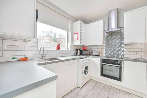 3 bedroom semi-detached house to rent, Dollis Hill Avenue, Dollis Hill, London, NW2