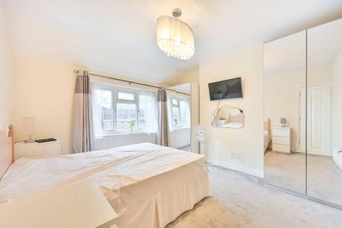 3 bedroom semi-detached house to rent, Dollis Hill Avenue, Dollis Hill, London, NW2