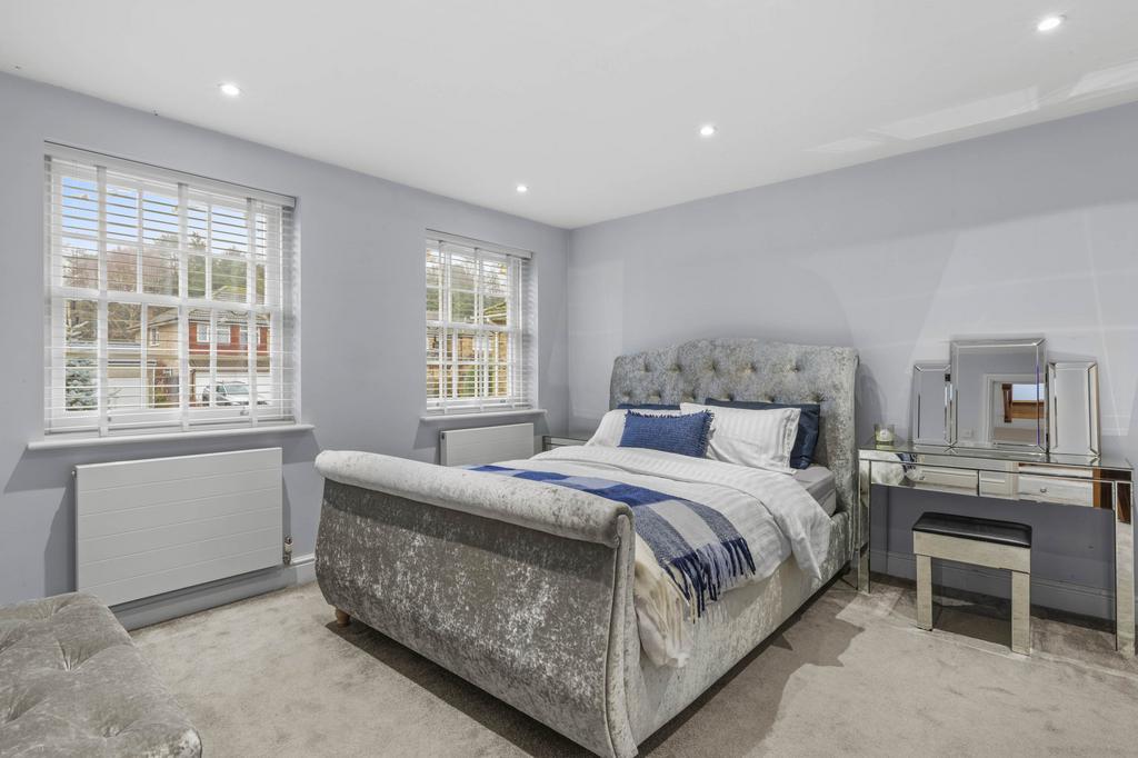 12 Chilterns Park, SL8 5 LB (LOW RES)-9