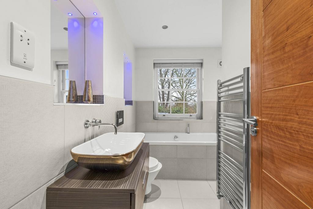 12 Chilterns Park, SL8 5 LB (LOW RES)-7