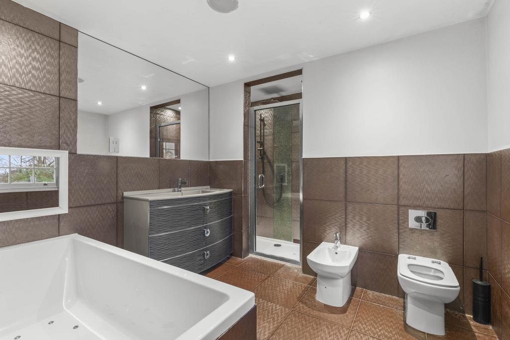 12 Chilterns Park, SL8 5 LB (LOW RES)-6