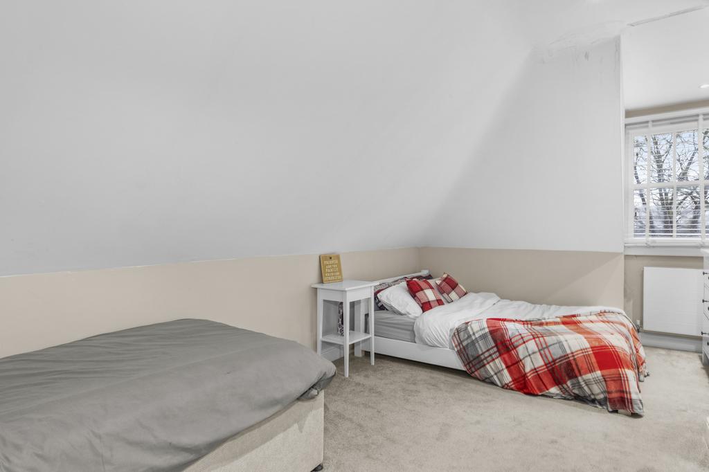 12 Chilterns Park, SL8 5 LB (LOW RES)-1