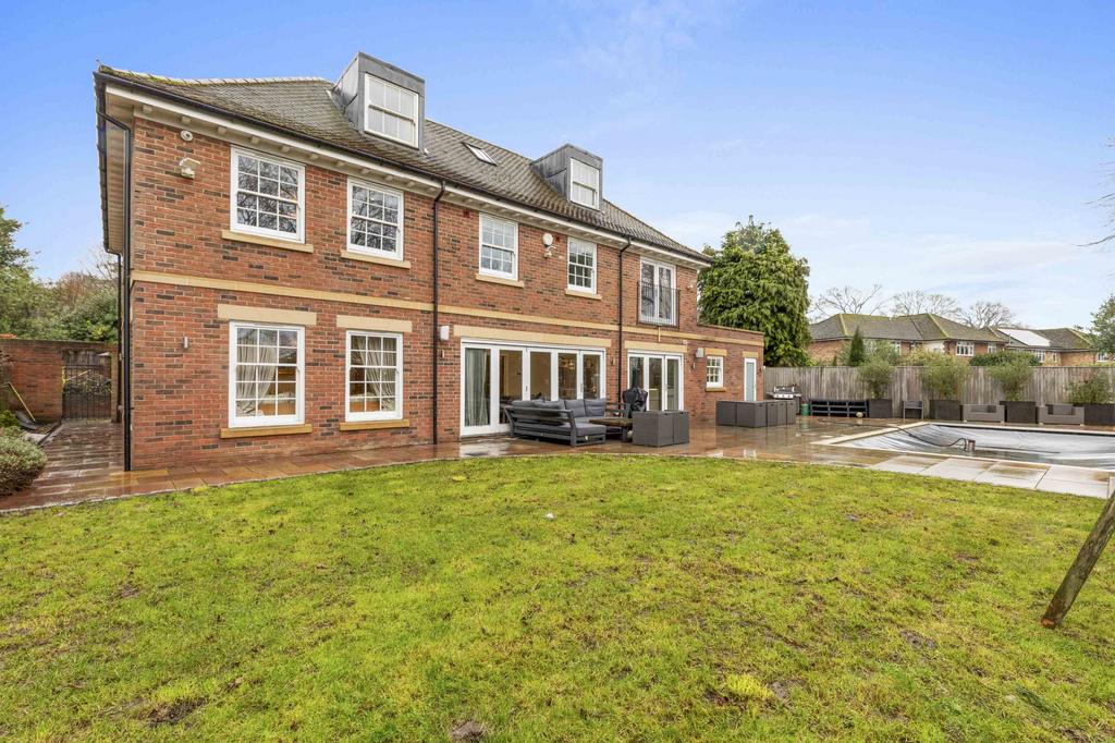 12 Chilterns Park, SL8 5 LB (LOW RES)-22