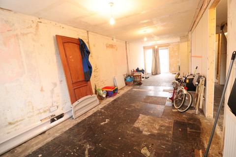 3 bedroom terraced house for sale, Dengayne, Basildon, Essex, SS14
