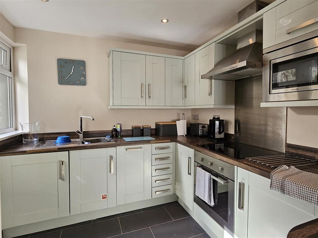 Kitchen 3.jpg