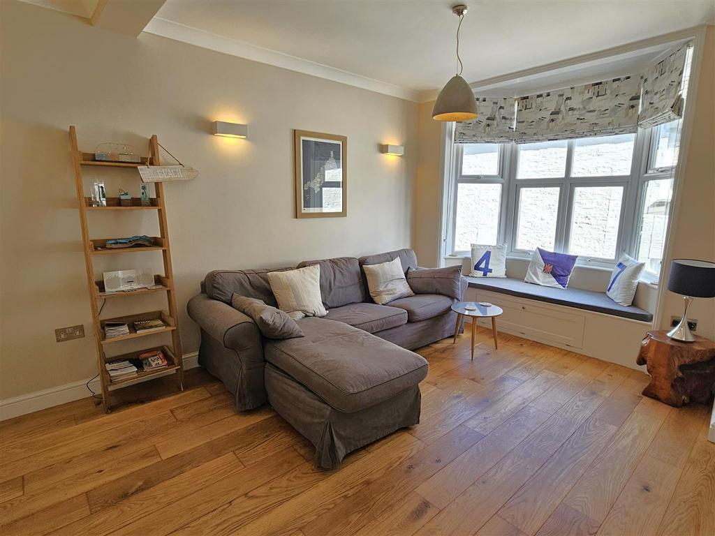 Living area.jpg
