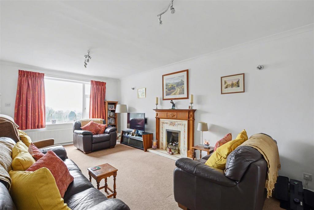 Lounge/Sitting Room