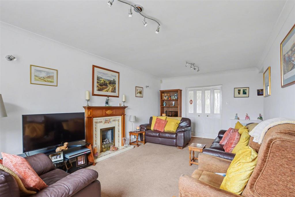 Lounge/Sitting Room