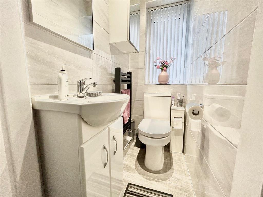 Upstairs WC.jpg