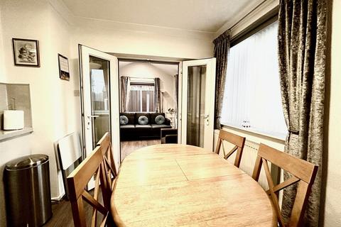 4 bedroom detached house for sale, Green Lane, Leigh