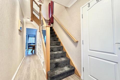 4 bedroom detached house for sale, Green Lane, Leigh