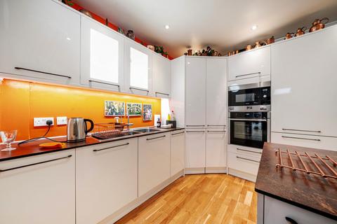 3 bedroom terraced house for sale, Bestwood Street, London, SE8