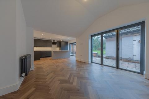 3 bedroom semi-detached house for sale, Leicester LE8