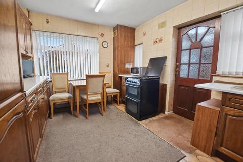 3 bedroom bungalow for sale, Furness Avenue, Wrenthorpe, Wakefield, West Yorkshire