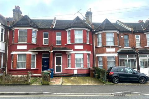 4 bedroom terraced house to rent, Locket Road, Harrow HA3