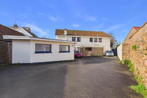 5 bedroom detached house for sale, Villa Lascombes