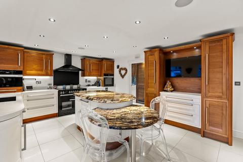 6 bedroom detached house for sale, Maldon Road, Maldon CM9