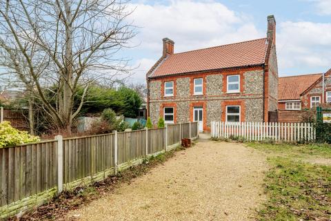 4 bedroom detached house to rent, Chapel Road, Roughton