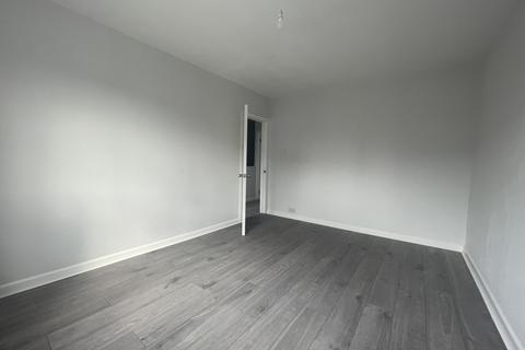 undefined, Ryefield Ave, Hillingdon, UB10
