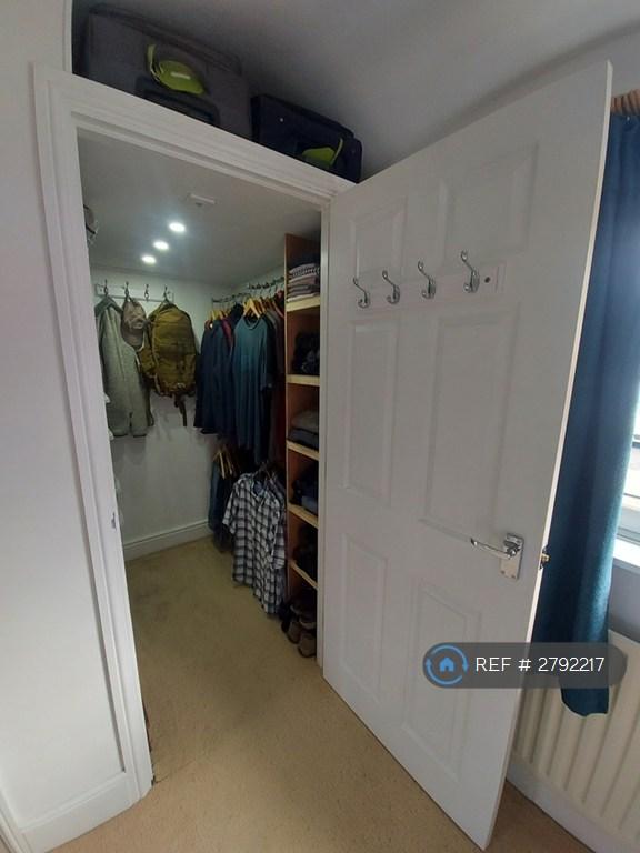 Dressing Room In Bedroom 1