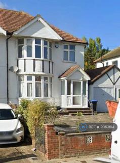 3 bedroom semi-detached house to rent, Birchen Grove, London, NW9