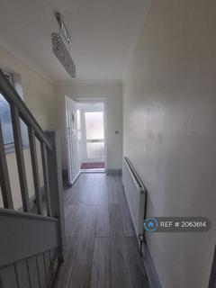 3 bedroom semi-detached house to rent, Birchen Grove, London, NW9