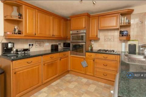 2 bedroom terraced house to rent, East Cliff, Dover, CT16