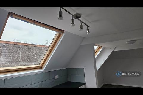 2 bedroom flat to rent, Fore Street, Exeter, EX4