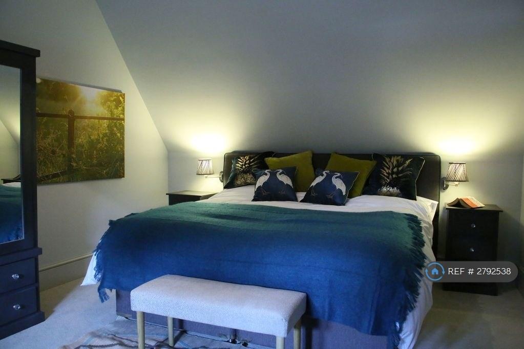 Bedroom 1 - Dovecote View