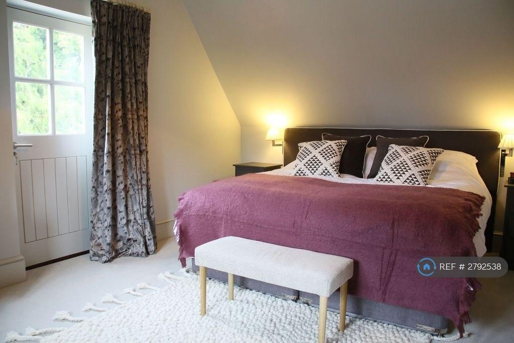 Bedroom 2 - Church View