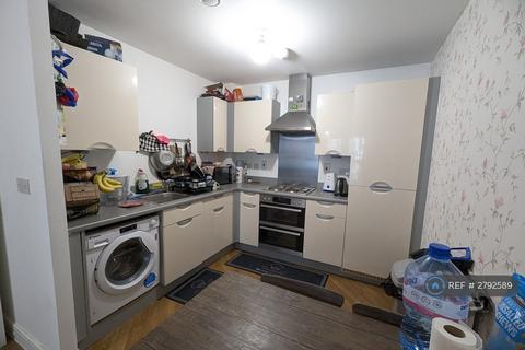 1 bedroom flat to rent, Keele House, Dagenham, RM8
