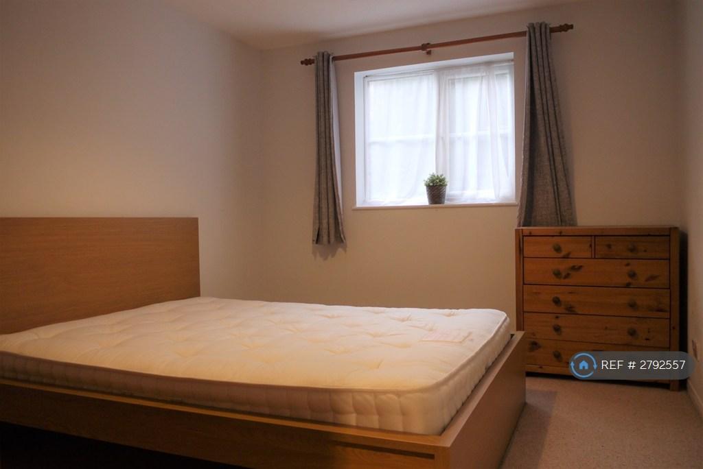 Bedreen, New Bed And Carpet