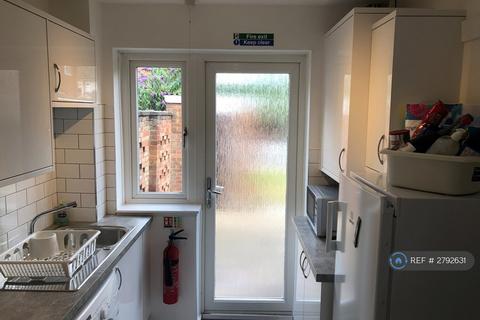4 bedroom end of terrace house to rent, Beechtree Avenue, Englefield Green, Egham, TW20