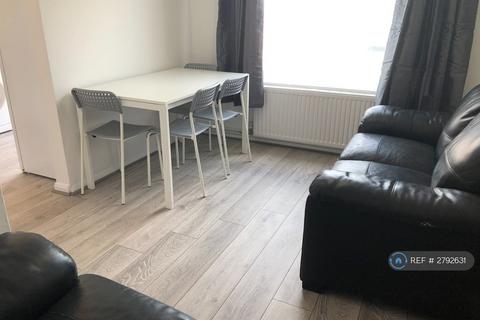 4 bedroom end of terrace house to rent, Beechtree Avenue, Englefield Green, Egham, TW20