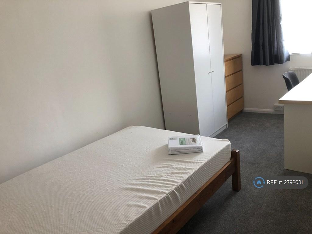 Bedroom 2 (Upstairs Double)
