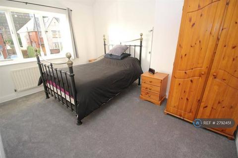 3 bedroom terraced house to rent, Weldon Crescent, Newcastle Upon Tyne, NE7