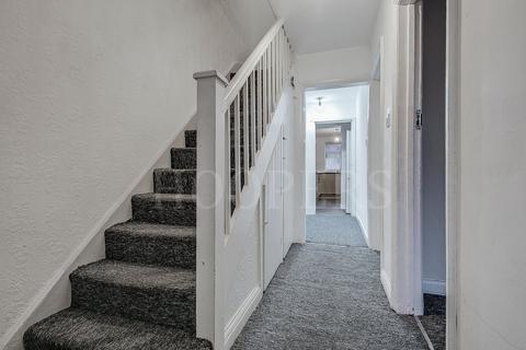 3 bedroom terraced house for sale, Warren Road, London, NW2