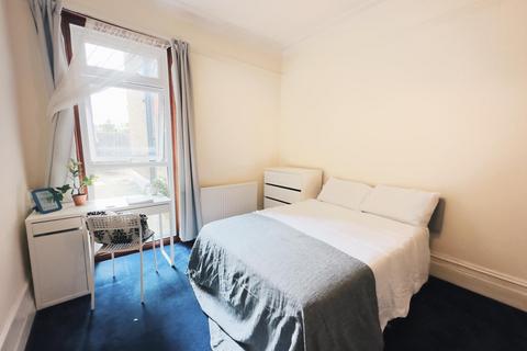 undefined, Boundaries Road, London SW12