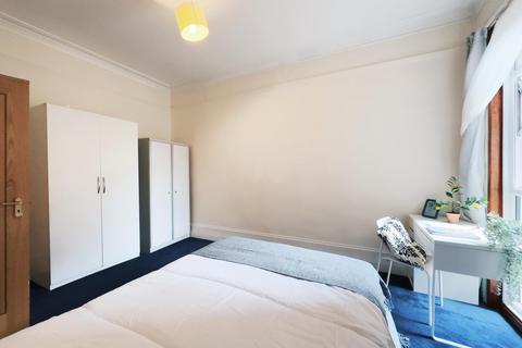 undefined, Boundaries Road, London SW12