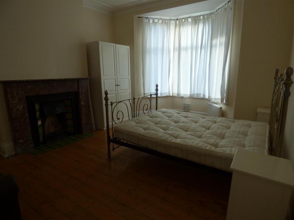 307 rothbury terrcae, bedroom.JPG