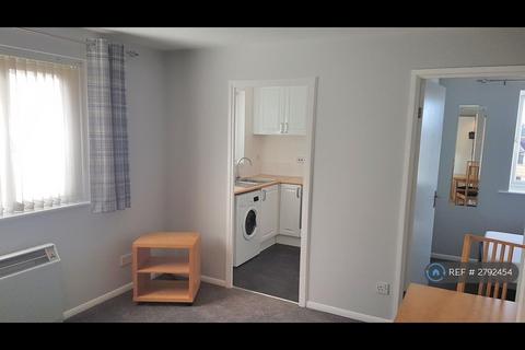 1 bedroom flat to rent, Lowestoft Drive, Slough, SL1
