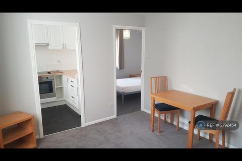1 bedroom flat to rent, Lowestoft Drive, Slough, SL1