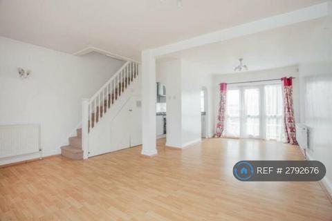 3 bedroom end of terrace house to rent, Wansford Road, Woodford Green, IG8