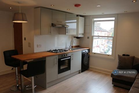 2 bedroom flat to rent, Clapham Road, London, SW9