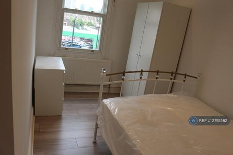 2 bedroom flat to rent, Clapham Road, London, SW9
