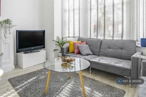 3 bedroom flat to rent, London, London, NW6