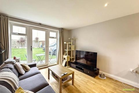 2 bedroom house to rent, Nicholls Mews, London, SW16